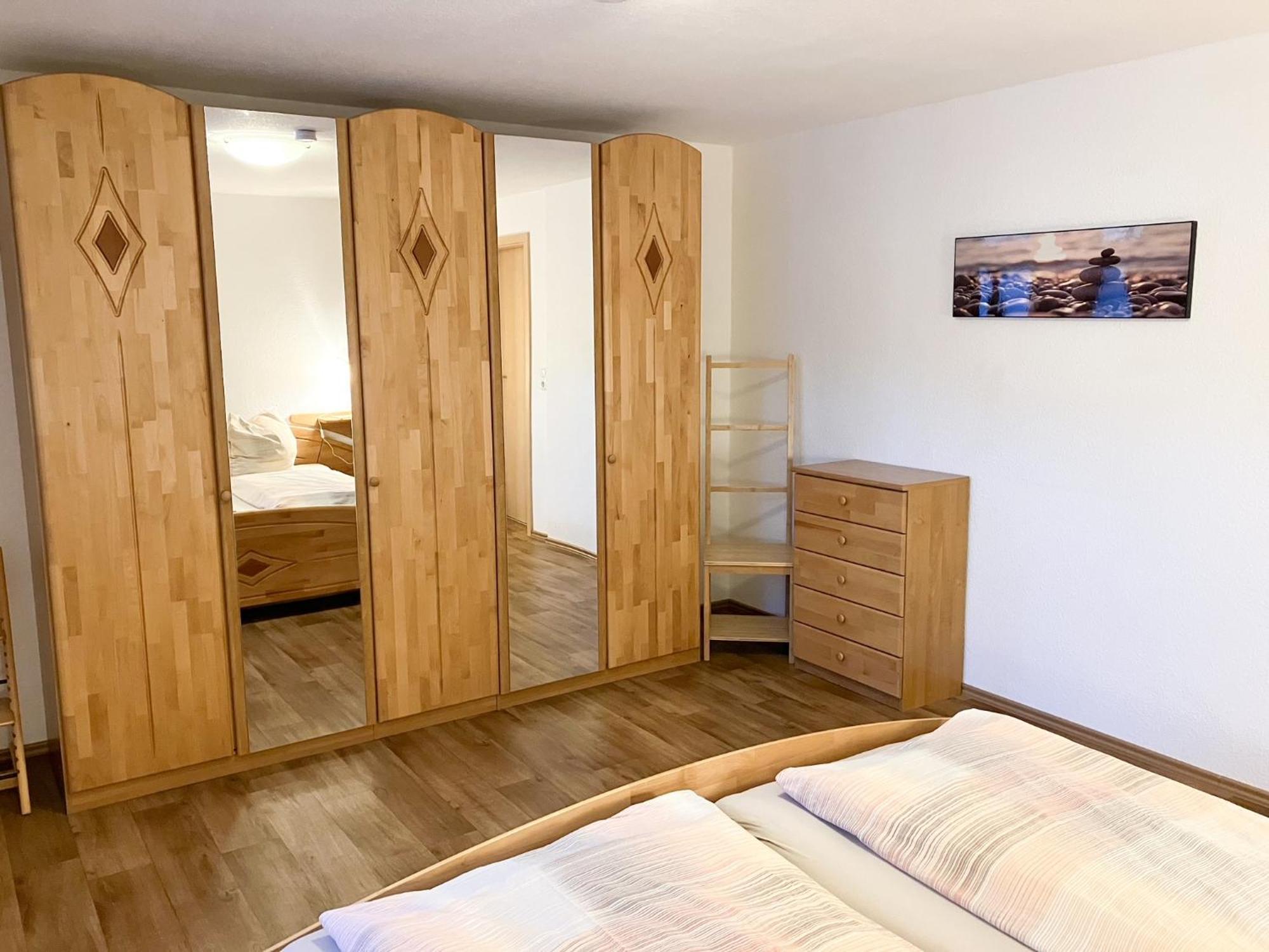 Ferienwohnung Morgensonne Am Kurpark Bad Berka - Parkplatz - Spielplatz - Wlan - 2 Schlafzimmer المظهر الخارجي الصورة