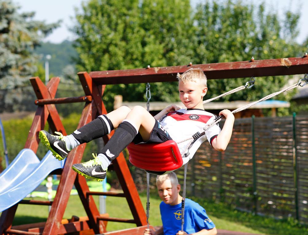 Ferienwohnung Morgensonne Am Kurpark Bad Berka - Parkplatz - Spielplatz - Wlan - 2 Schlafzimmer الغرفة الصورة